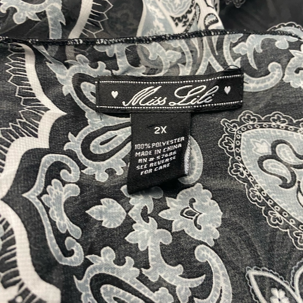 Miss Lili Paisley Print Tie Front Maxi Cover Up Plus Size 2X Short Sleeve
NWOT - Picture 3 of 5